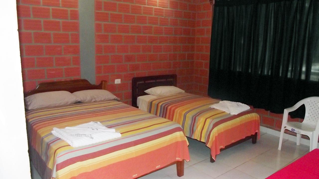 Hotel Ambaibo Rurrenabaque Esterno foto